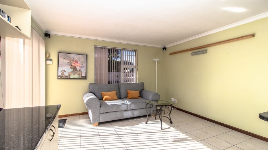 5 Bedroom Property for Sale in Sandbaai Western Cape